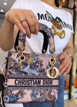 Load image into Gallery viewer, Christian dior
